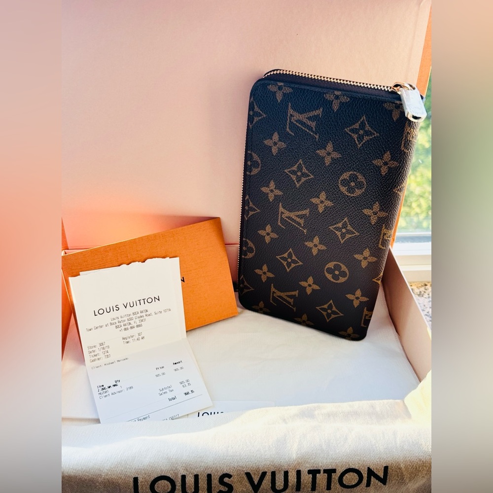 BRAND NEW - Never Used - Louis Vuitton - Zippy Organizer